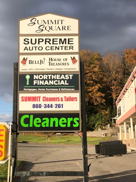 More Photos Of 48 Meriden Rd, Middlefield Storefront For Sale