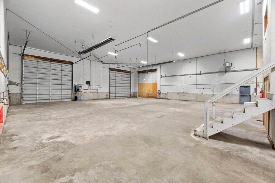 More Photos Of 21 Adonai Ct, Shelton Manufacturing For Sale