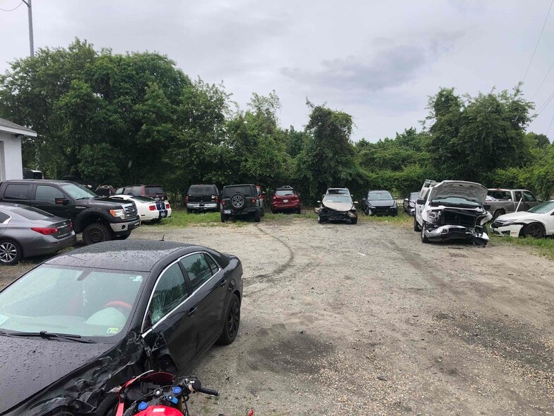 More Photos Of 2512 W Pembroke Ave, Hampton Service Station For Sale