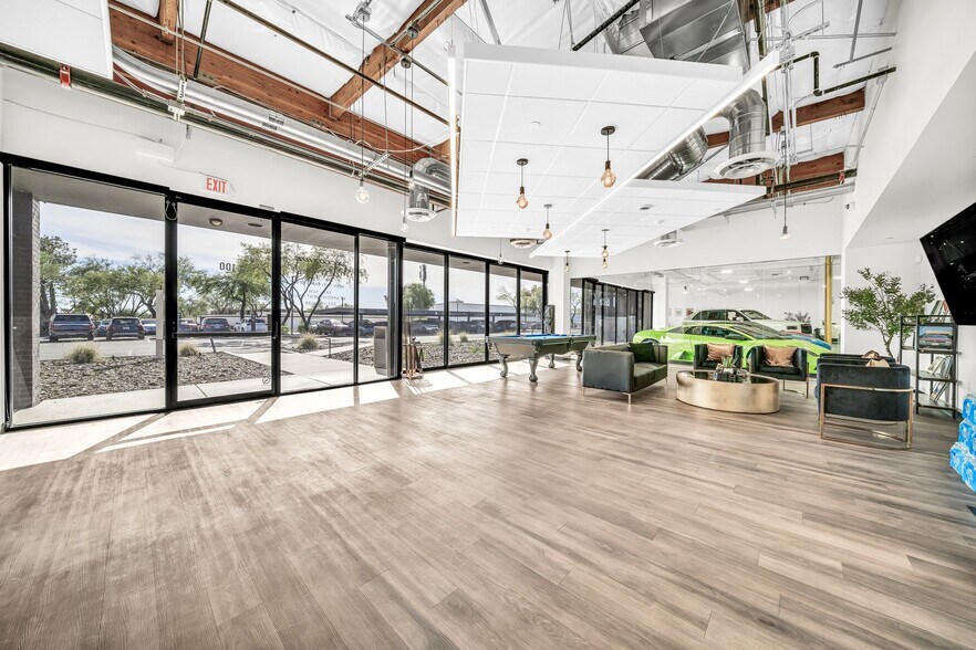 Primary Photo Of 14505 N Hayden Rd, Scottsdale Light Distribution For Lease