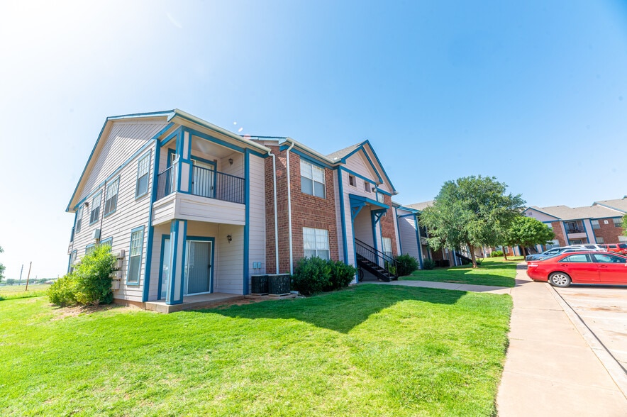 More Photos Of 300 Madison Ave, Childress Apartments For Sale