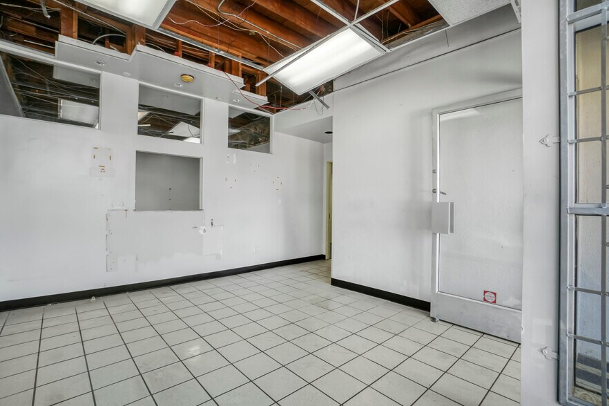 More Photos Of 214 S Locust St, Inglewood Medical For Lease