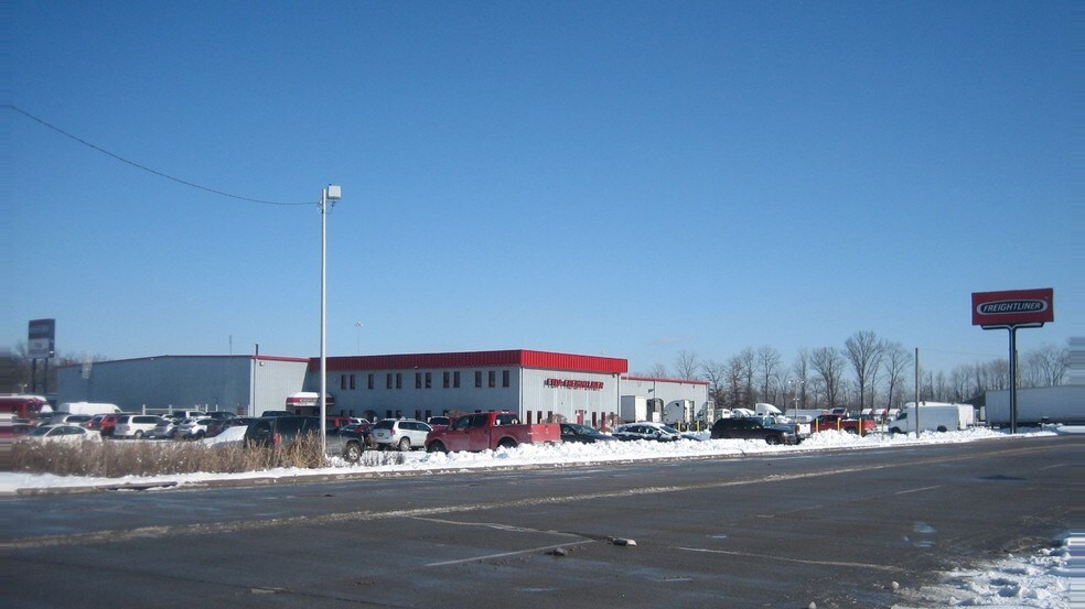 More Photos Of 5301 Seventy-six Dr, Youngstown Service Station For Sale