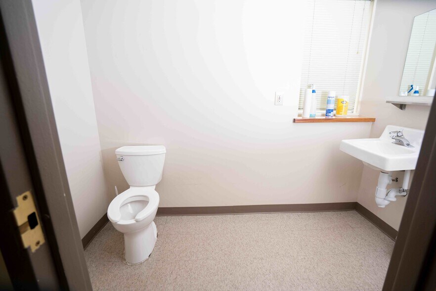 More Photos Of 6000 Brockton Dr, Lockport Medical For Lease