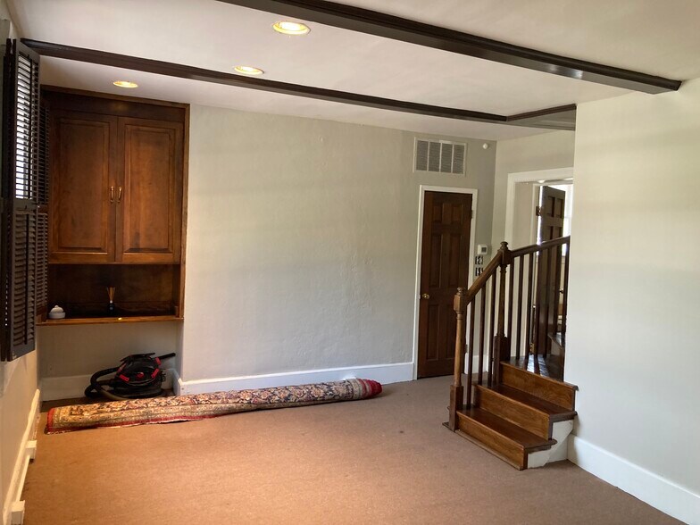 More Photos Of 113 N Foushee St, Richmond Office For Sale