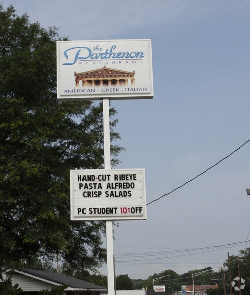 More Photos Of 306 E Carolina Ave, Clinton Restaurant For Sale