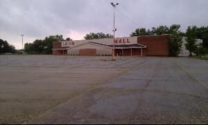 More Photos Of 1490 Lewis Ave, North Chicago General Retail For Lease