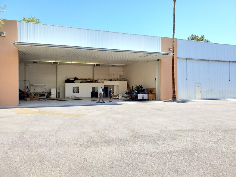 More Photos Of 145 E Reno Ave, Las Vegas Airplane Hangar For Sale