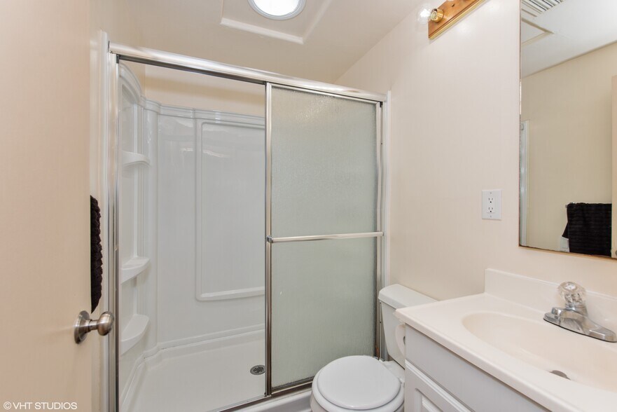 More Photos Of 4735 Ravenna Ave NE, Seattle Apartments For Sale