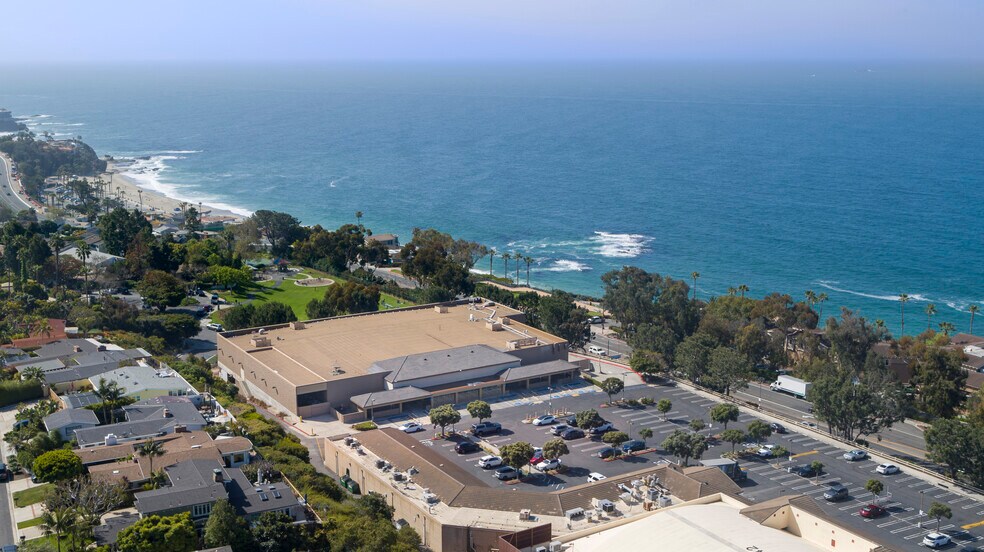 More Photos Of 30922 Coast Hwy, Laguna Beach Supermarket For Lease