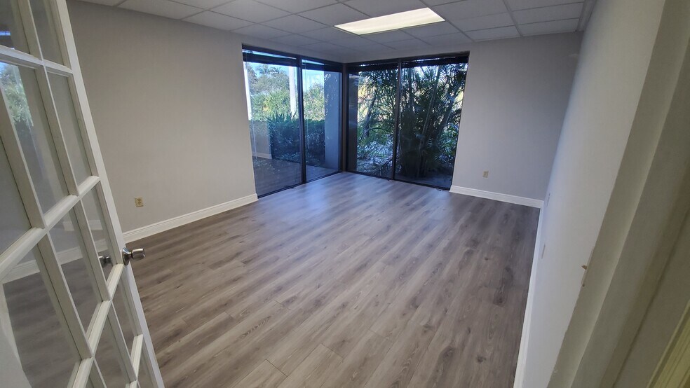 More Photos Of 860 US Highway 1, North Palm Beach Medical For Lease