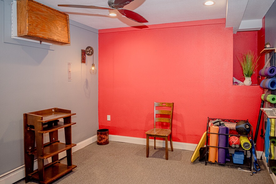 More Photos Of 2735 PA-390, Canadensis Hospitality For Sale