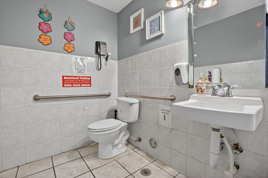 More Photos Of 9180 NW 119th St, Hialeah Warehouse For Sale