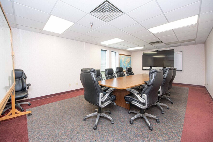 More Photos Of 2105 Production Dr, Louisville Manufacturing For Sale