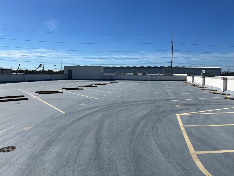 More Photos Of 1425 Airline Dr, Metairie Office For Sale