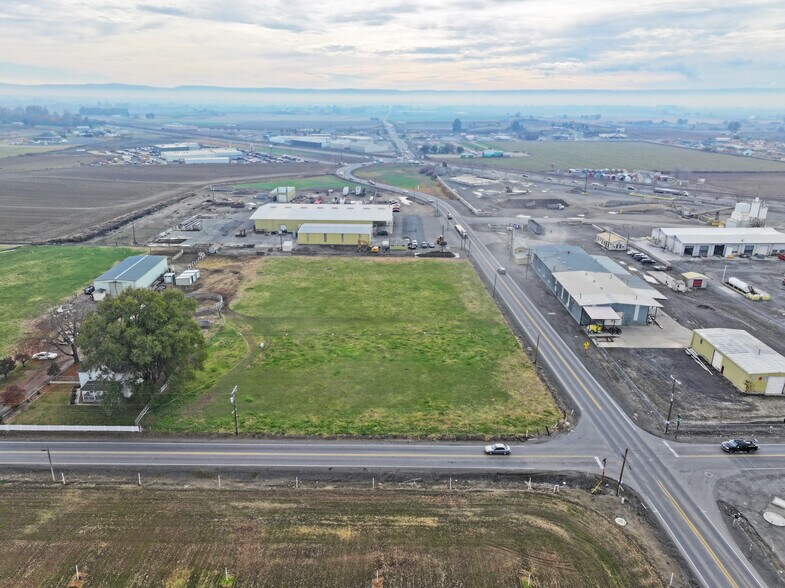 More Photos Of 300 Factory Rd, Sunnyside Land For Sale