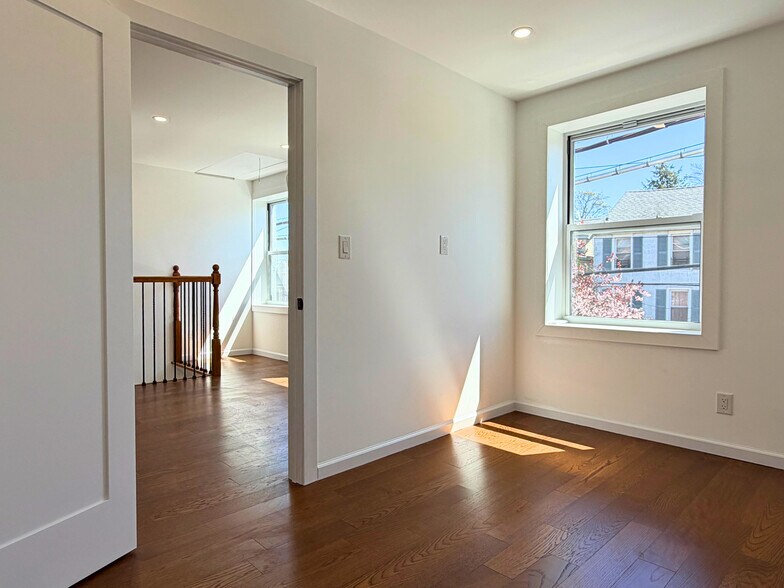 More Photos Of 189 Saint Marys Ave, Staten Island Apartments For Sale