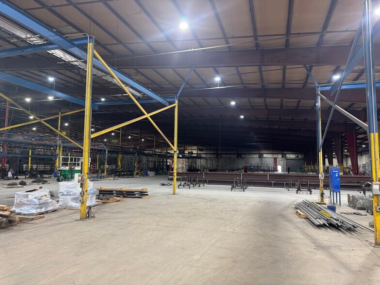 More Photos Of 502 Midway Rd, Cordele Showroom For Lease