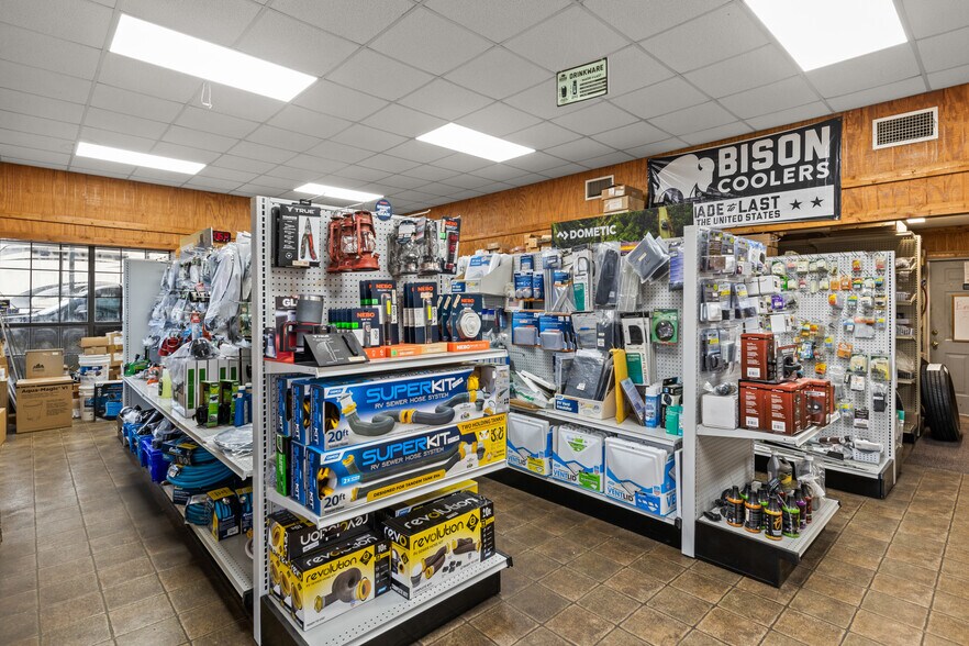 More Photos Of 1242 Loop 179, Pittsburg Specialty For Sale