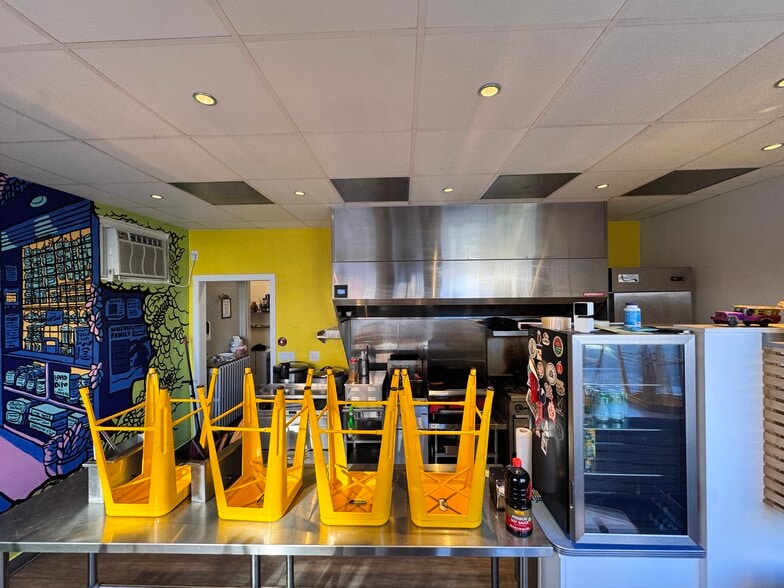 More Photos Of 300 Ontario St, Cohoes General Retail For Sale