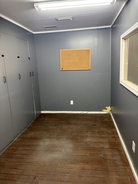 More Photos Of 4134 US 441, Lake City Light Manufacturing For Lease
