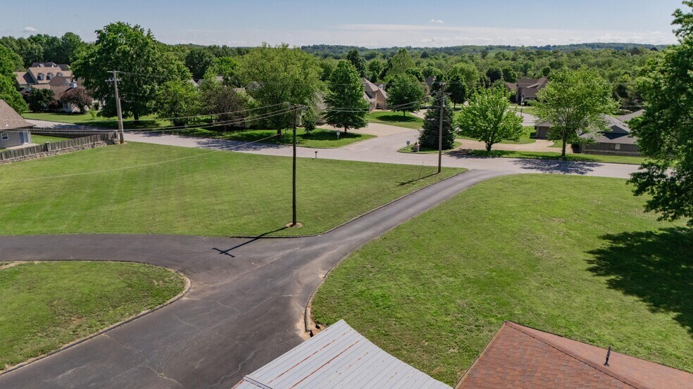 More Photos Of 807 N Briarwood Dr, Bolivar Assisted Living For Sale