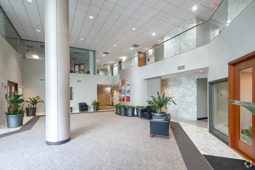 More Photos Of 7601 Lewinsville Rd, McLean Medical For Sale