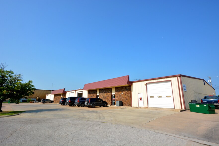 More Photos Of 5130-5159 S 94th East Ave, Tulsa Research And Development For Lease