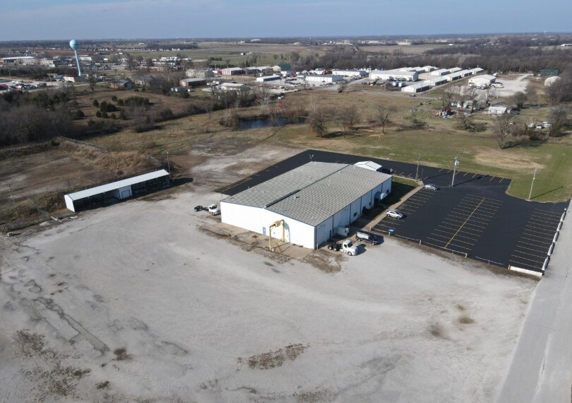 More Photos Of 302 Thunder Rd, Duenweg Warehouse For Sale