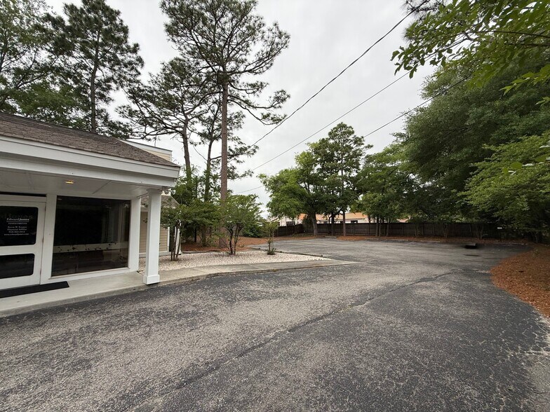 More Photos Of 1505 Medical Center Dr, Wilmington Medical For Sale