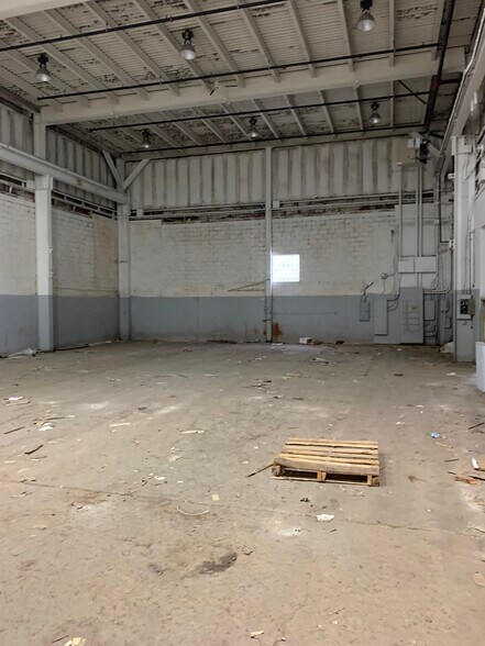 More Photos Of 33 Kenton Lands Rd, Erlanger Warehouse For Lease