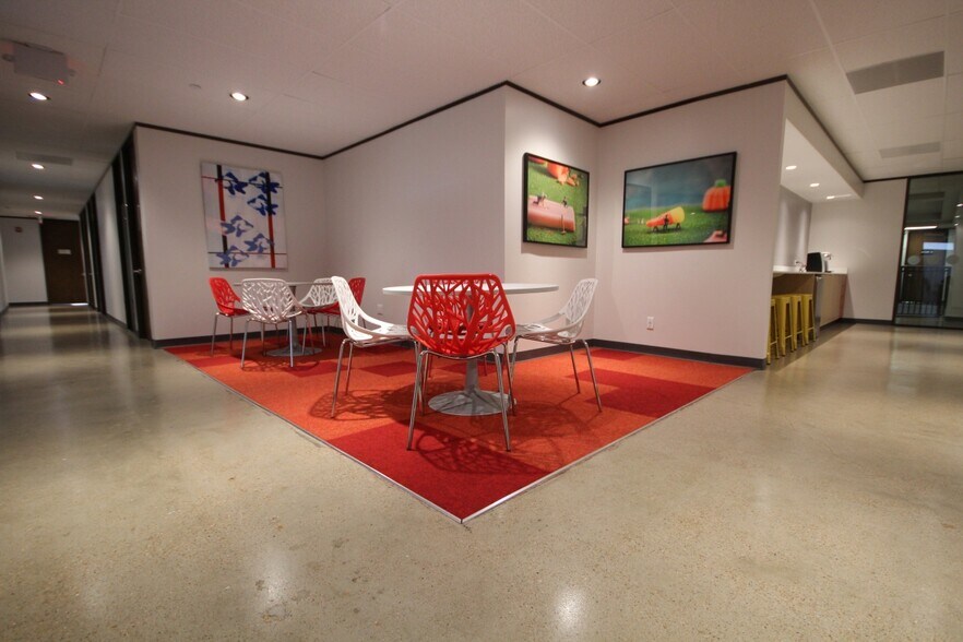 More Photos Of 505 N Sam Houston Pky E, Houston Unknown For Lease