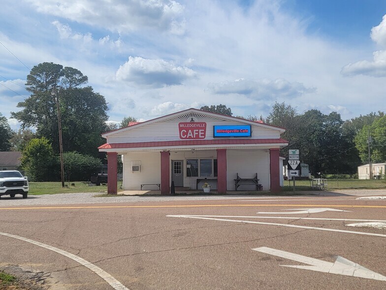 More Photos Of 7 Main St, Milledgeville Restaurant For Sale