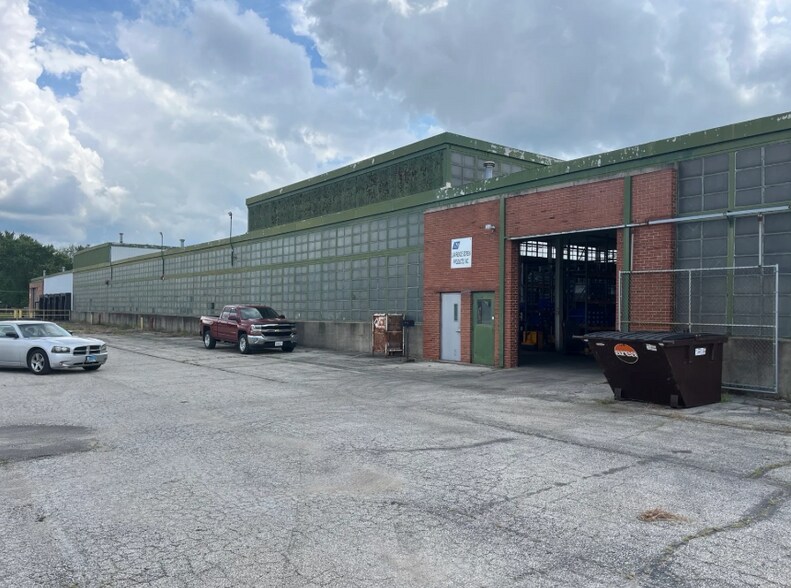 Primary Photo Of 1119 Kickapoo St, Lincoln Warehouse For Lease