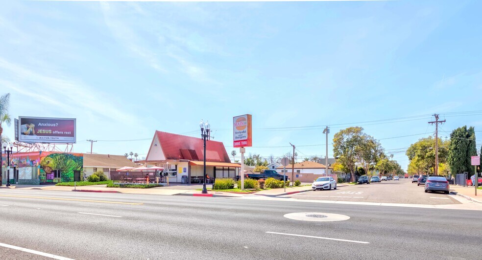 Primary Photo Of 806 S Main St, Santa Ana Fast Food For Sale