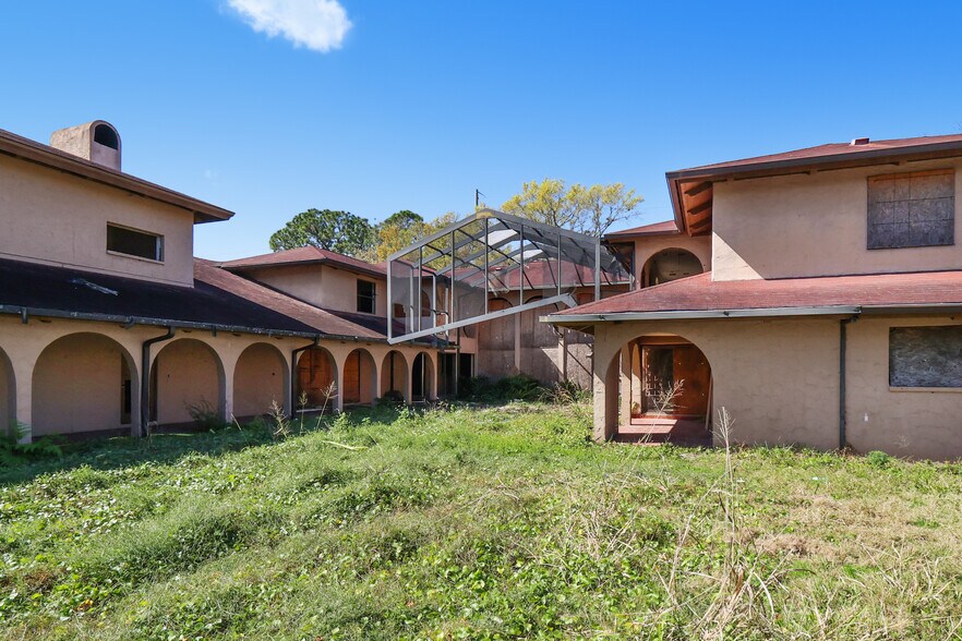 More Photos Of 741 N Combee Rd, Lakeland Rehabilitation Center For Sale