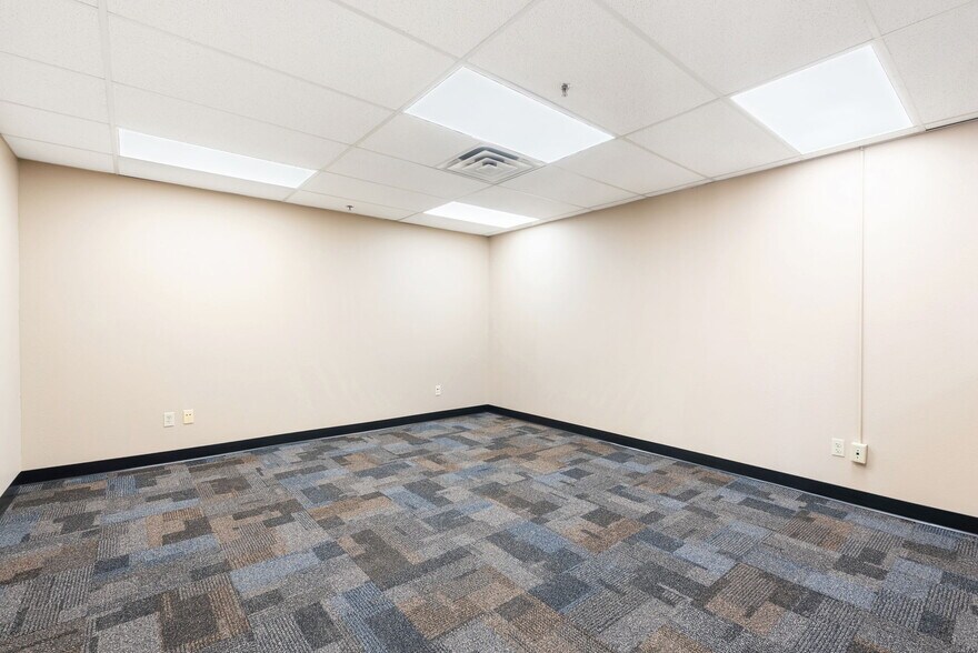 More Photos Of 2150 Victor Pl, Colorado Springs Distribution For Lease