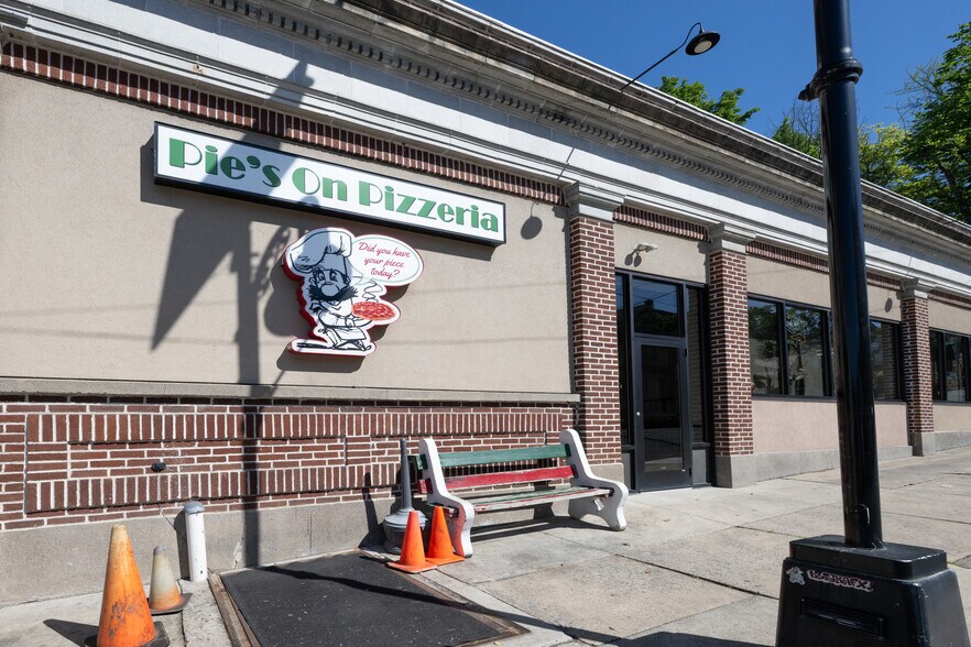 More Photos Of 601 Front St, Catasauqua Restaurant For Sale