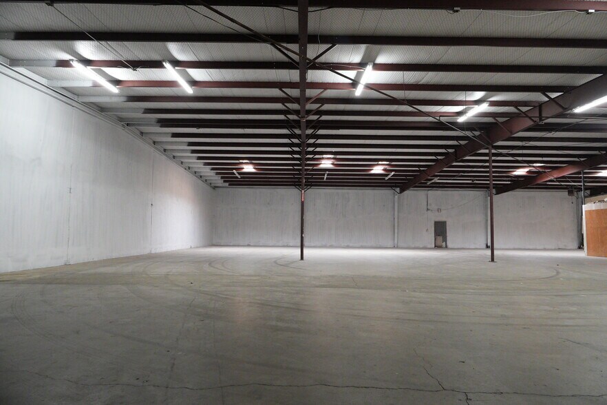 More Photos Of 501 Industrial Dr, Richardson Warehouse For Lease