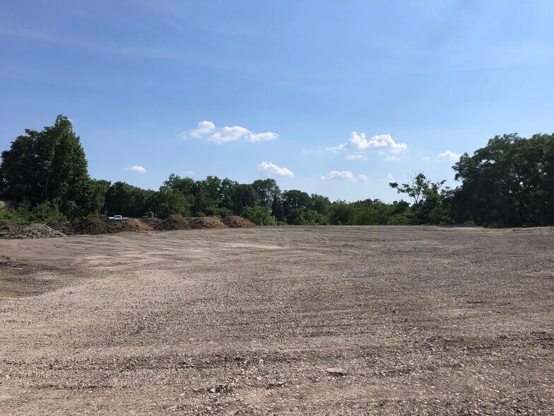 More Photos Of 1047 Perry Hwy, Pittsburgh Land For Sale