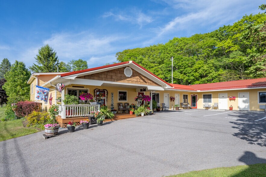 More Photos Of 17848 Garrett Hwy, Oakland Apartments For Sale