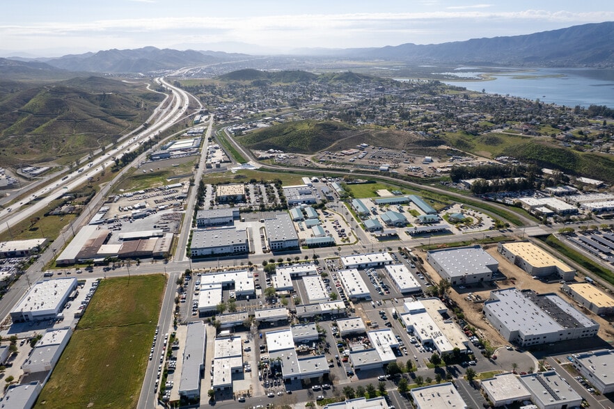 More Photos Of 560 Birch St, Lake Elsinore Manufacturing For Sale