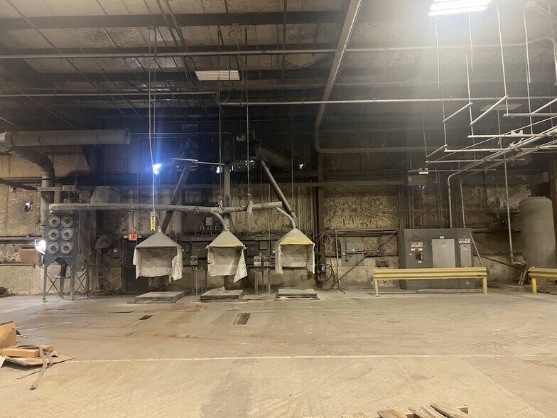 More Photos Of 836 Cherry St, Blanchester Unknown For Lease