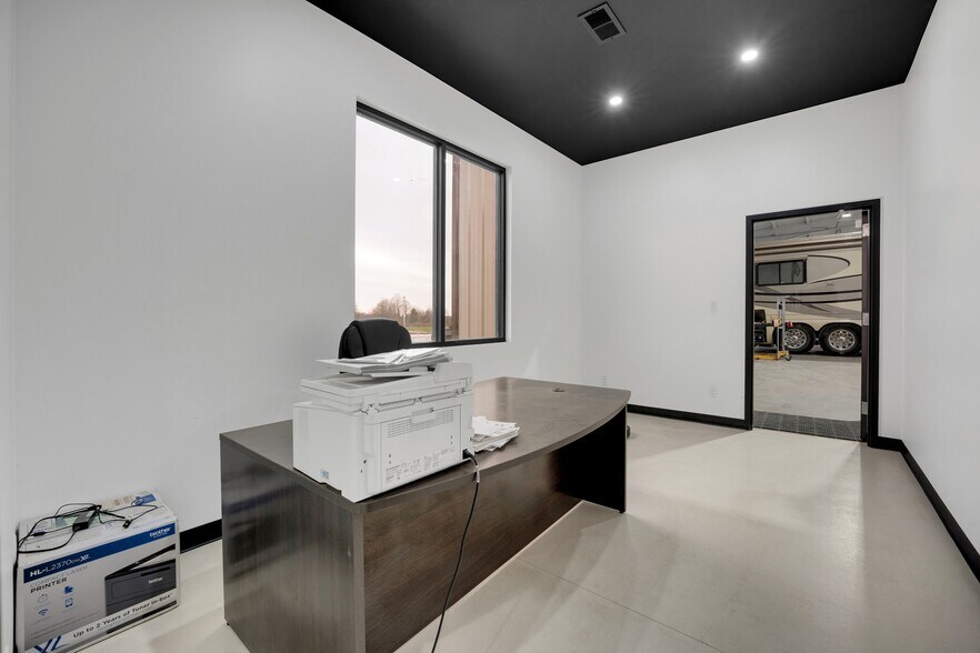 More Photos Of 22800 Highway H, Sedalia Manufacturing For Sale