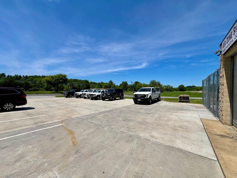 More Photos Of 1303 Avondale Rd, New Windsor Warehouse For Sale