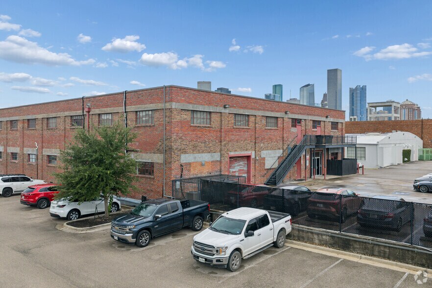 More Photos Of 2315 Commerce St, Houston Unknown For Lease