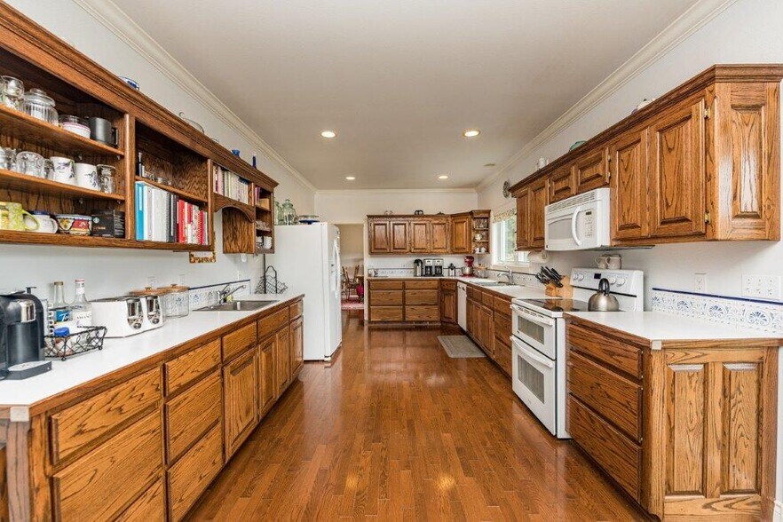 More Photos Of 397 Monterra Dr, Port Angeles Hospitality For Sale