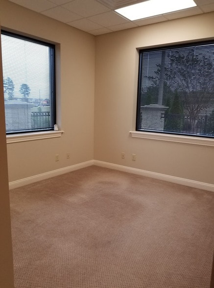 More Photos Of 1604 E Fire Tower Rd, Greenville Office For Lease