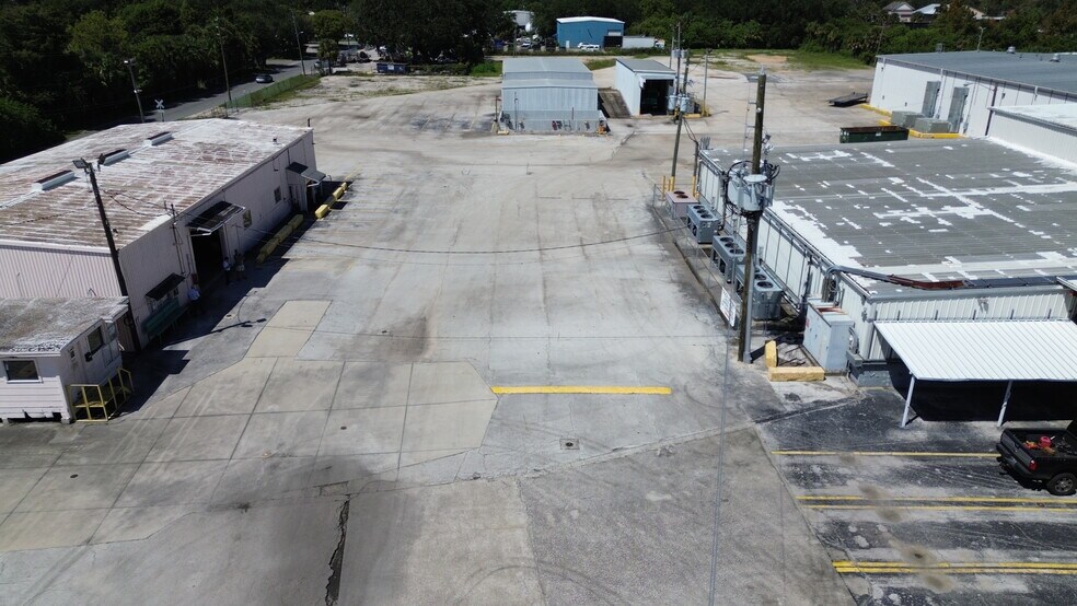 More Photos Of 306 9th St, Winter Garden Warehouse For Lease