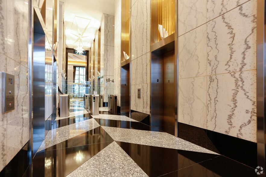 More Photos Of 214 N Tryon St, Charlotte Office For Lease